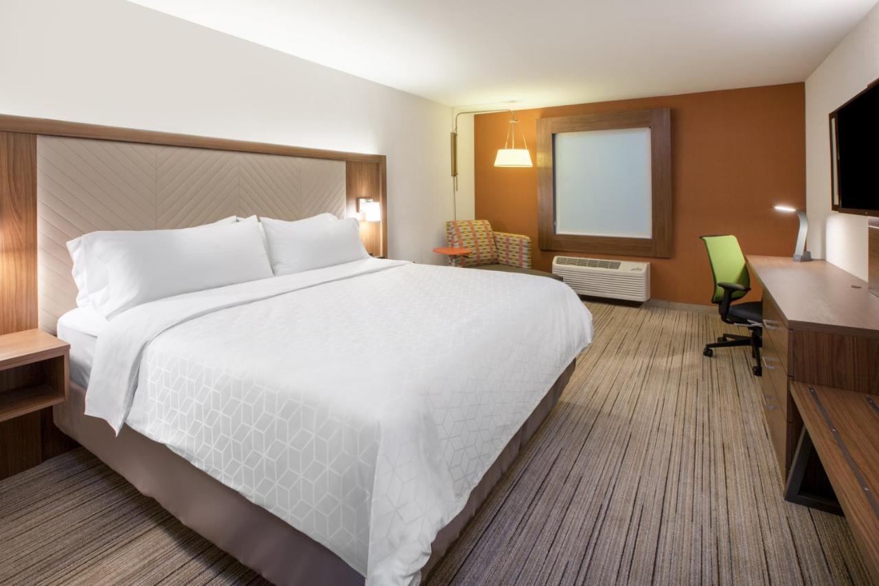 Holiday Inn Express & Suites Dayton East - Beavercreek By Ihg Exterior photo
