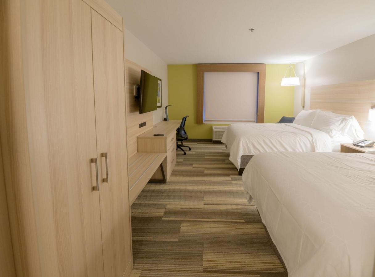 Holiday Inn Express & Suites Dayton East - Beavercreek By Ihg Exterior photo